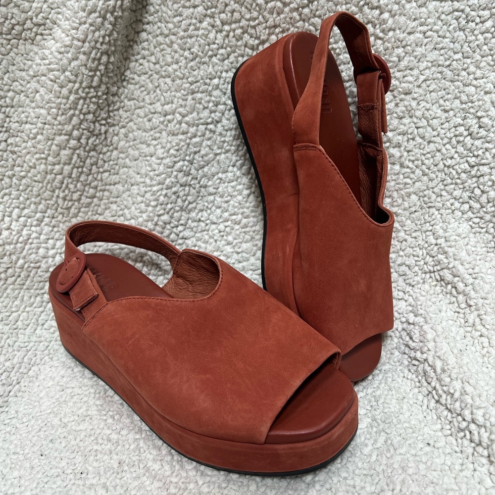 NWOB CAMPER Suede Slingback Platform Sandals 70s Retro Style